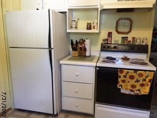 1874-1 kitchen stove