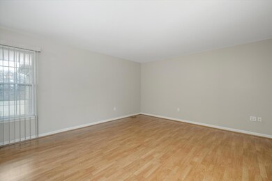 16228 E 11 Mile Rd unit 4, Roseville, MI 48066 - photo 5