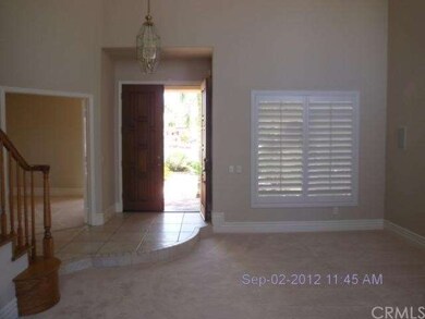 Entry Foyer/ Living Room