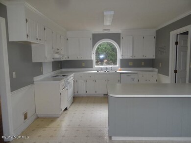 1732 Yorkshire Ln Kitchen