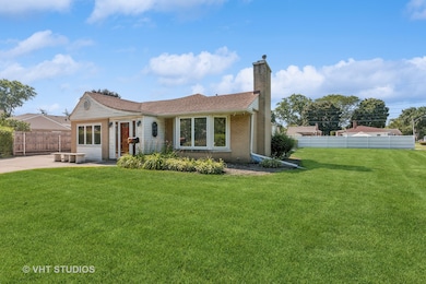 5261 Mulford St, Skokie, IL 60077 - photo 3