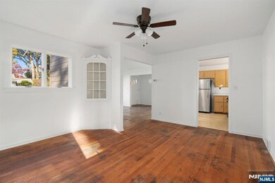 140 Chamberlain Place, Midland Park, NJ 07432 - photo 5