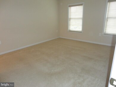 2801 Chinkapin Oak Ln unit 217, Woodbridge, VA 22191 - photo 5