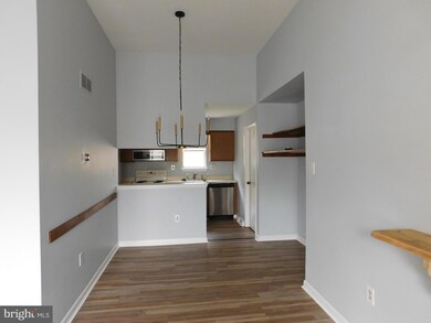 1305 Fairbourne Ct unit 1305, Lansdale, PA 19446 - photo 4