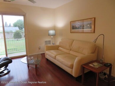 220 Wedgewood Cir, Belford, NJ 07718 - photo 5