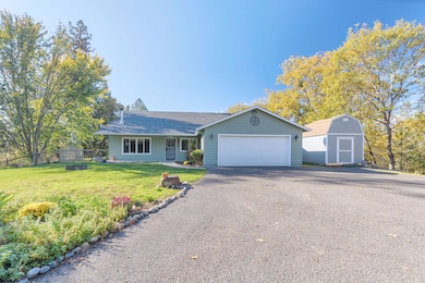 1885 Lonnon Rd, Grants Pass, OR 97527 - photo 2