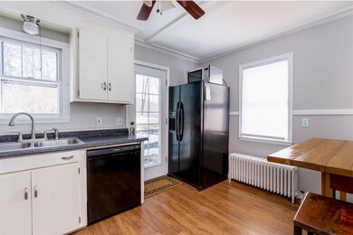 507 Bloomingrove Dr, Rensselaer, NY 12144 - photo 6