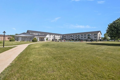 3-Exterior_125 University Dr S, Unit 109