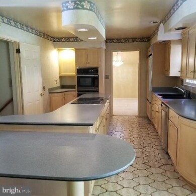 2 Helm Ct, Towson, MD 21286 - photo 3