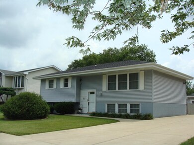 825 Tyler Ave, Dyer, IN 46311 - photo 2