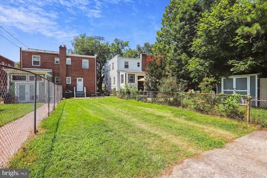 586 Nicholson St NE, Washington, DC 20011 - photo 2
