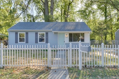 312 Shawen Dr, Hampton, VA 23669 - photo 2