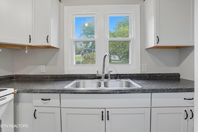 100 Howard Ln, Oak Ridge, TN 37830 - photo 6