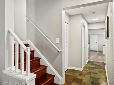 28626 Sunset Blvd W, Lathrup Village, MI 48076 - photo 6