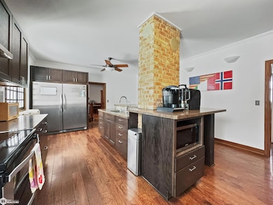 705 Central Ave E, Hampton, IA 50441 - photo 7