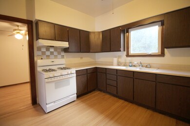 35 S Martin Ave, Waukegan, IL 60085 - photo 3