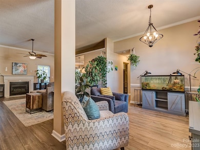 9036 Torrence Crossing Dr, Huntersville, NC 28078 - photo 5