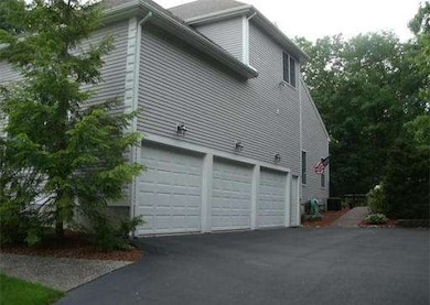 22 Plantation Rd, Mansfield, MA 02048 - photo 3