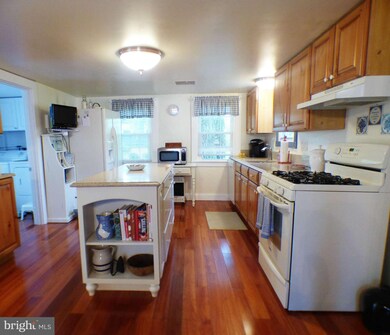 6809 Walke Rd, Friendship, MD 20758 - photo 3