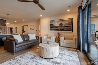 4925 Robins Cir unit 4A, Osage Beach, MO 65065 - photo 3