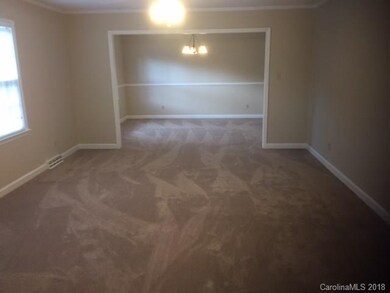 906 Carolyn St, Statesville, NC 28677 - photo 6