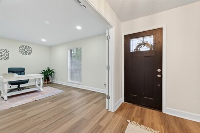 1123 Belaya Ln, Houston, TX 77090 - photo 5