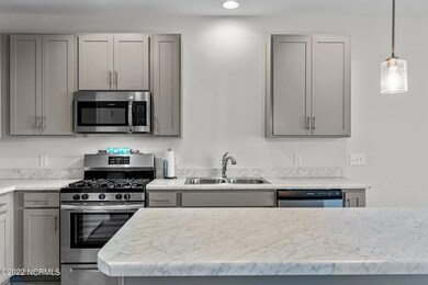 Pendant Lighting & Gas Range