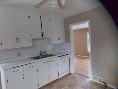 8301 Garfield Ave S, Bloomington, MN 55420 - photo 6