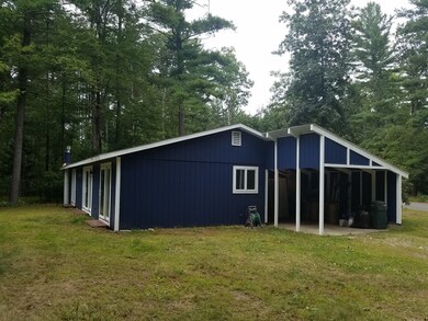 29 Hickory Ln, Amherst, MA 01002 - photo 3