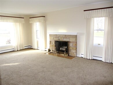 623 Amity St, Lowell, MI 49331 - photo 2