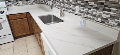 8331 Swiftwater Ln, Houston, TX 77075 - photo 3