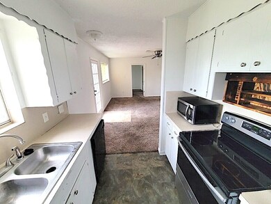 1005 Dyche Ln, Alvin, TX 77511 - photo 7