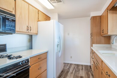 Kitchen (2)