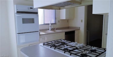 3066 Burnham Ave, Las Vegas, NV 89169 - photo 7