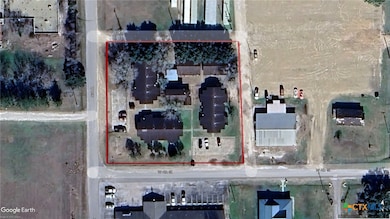 657 W 4th St, Yorktown, TX 78164 - photo 2