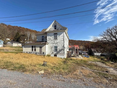 1008 E Main St, Mannington, WV 26582 - photo 3