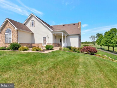 1086 Bordeaux Ln, Pennsburg, PA 18073 - photo 2