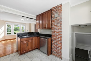 50 Cactus St, Providence, RI 02905 - photo 3