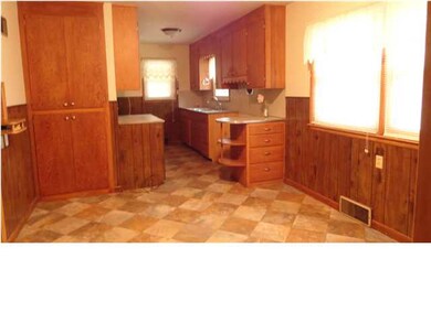 Kitchen with eat in kitchen