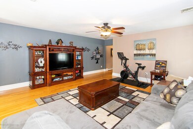 15 Sycamore Ave, North Middletown, NJ 07748 - photo 5