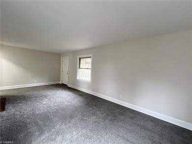 1407 Oak St, Greensboro, NC 27403 - photo 5