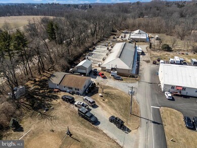 501 N Walnut Rd, Kennett Square, PA 19348 - photo 7