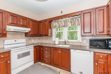 14 Evelyn Dr, Delmar, NY 12054 - photo 7