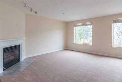 10 Lynn Dr unit 10, Merrimack, NH 03054 - photo 3