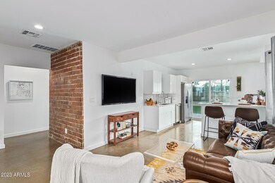 2734 N Greenfield Rd, Phoenix, AZ 85006 - photo 4