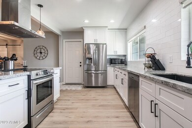 11-web-or-mls-1320-e-pepper-pl