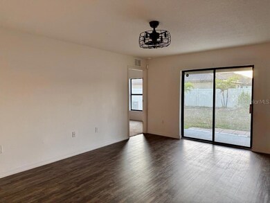 1740 Chatham Green Cir, Ruskin, FL 33570 - photo 5