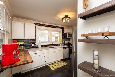 116 W Cottom Ave, New Albany, IN 47150 - photo 2