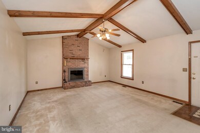 11808 Clarence Dr, Fredericksburg, VA 22407 - photo 2