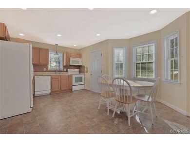 Eat-in kitchen